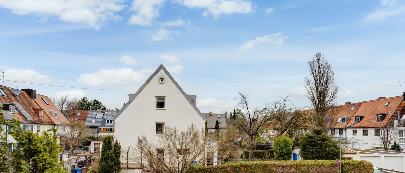 квартира München Bogenhausen 02 вид из окна 14390