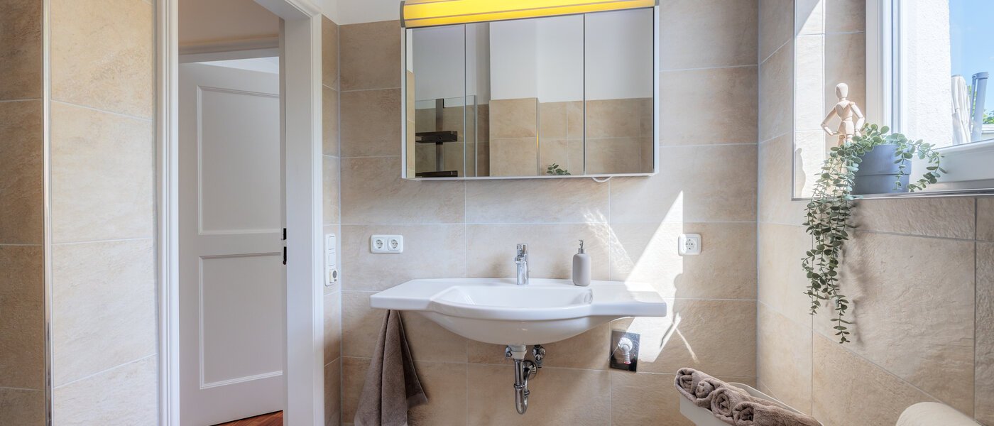 мансардная квартира München Solln 01 2-я ванная комната 14396