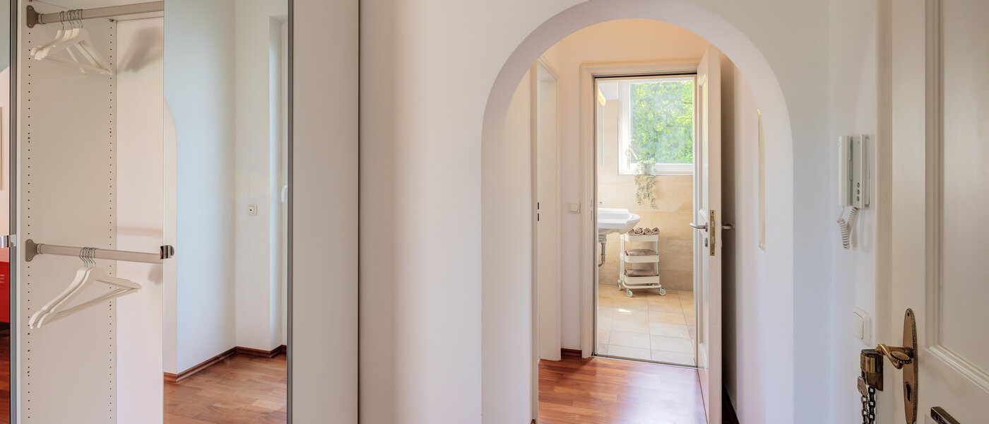 мансардная квартира München Solln 03 коридор 14396