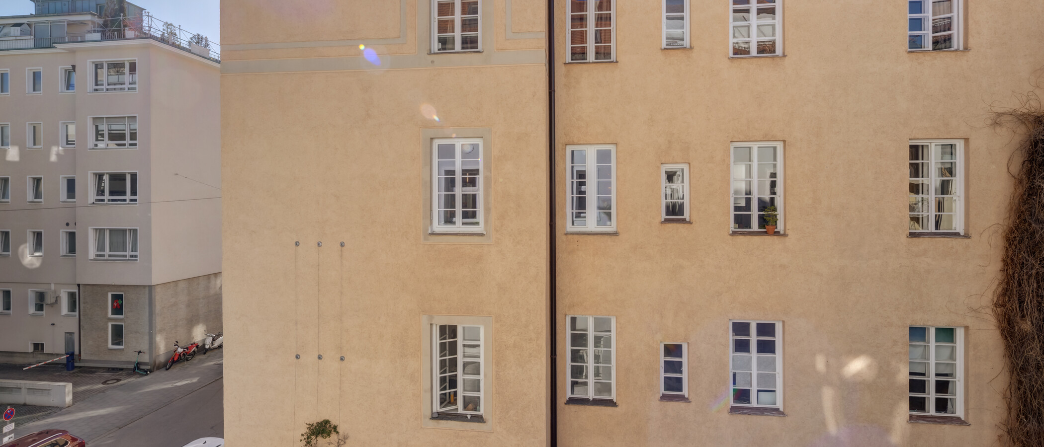 квартира München Schwabing-Nord (zw. Leopoldstraße & Englischen Garten) 04 вид из окна 14397