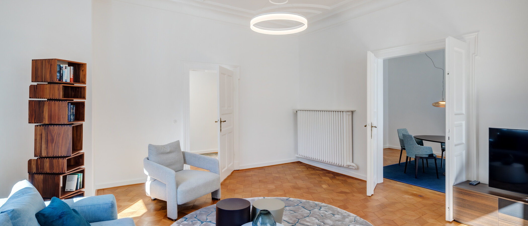 квартира München Schwabing-Nord (zw. Leopoldstraße & Englischen Garten) 05 гостиная 14397