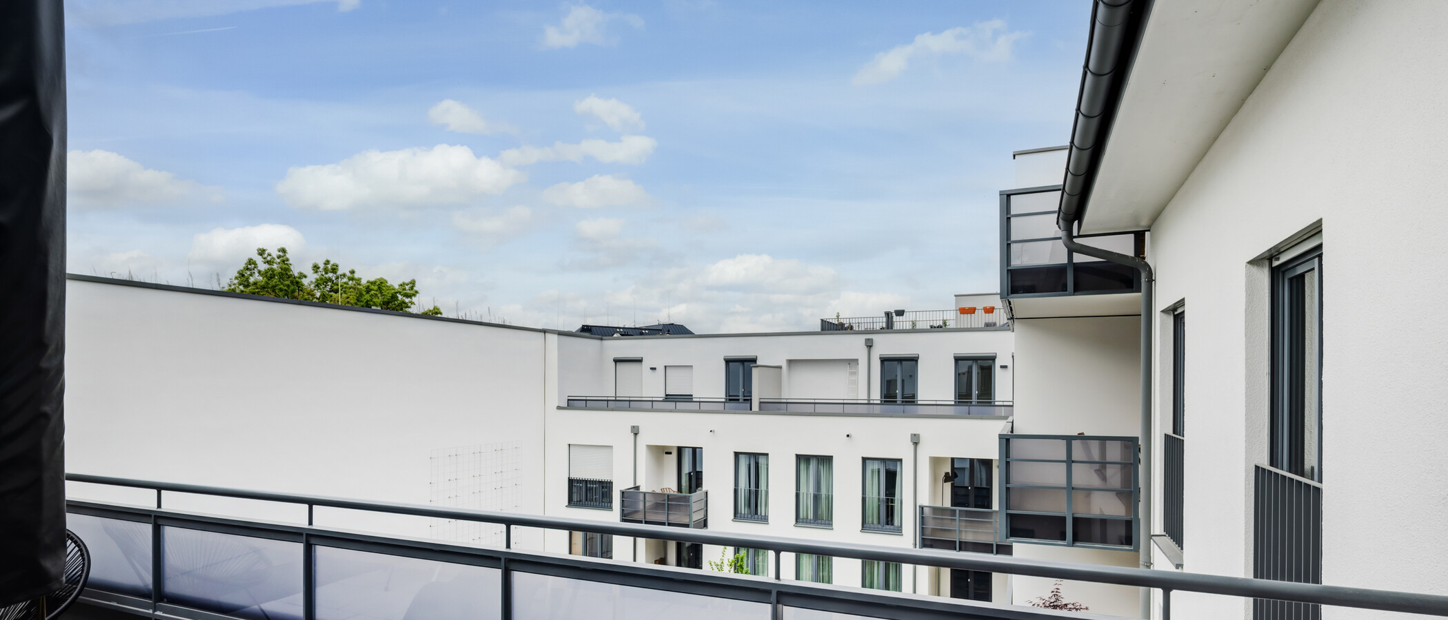 мансардная квартира München Sendling-Westpark 01 вид из окна 14433
