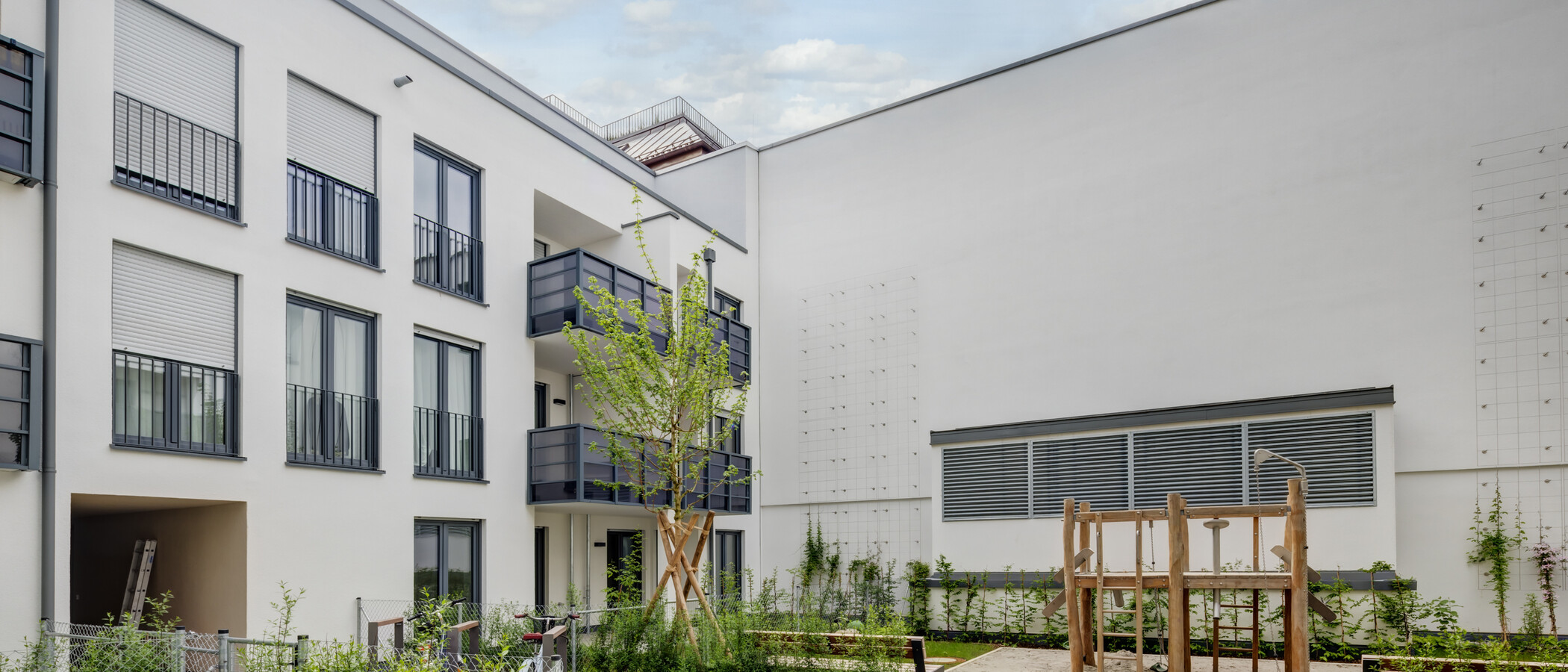 мансардная квартира München Sendling-Westpark 01 внутренний двор  14433