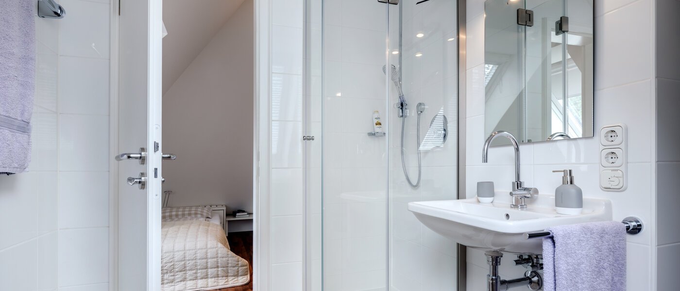 Половина двухквартирного жилого дома Grünwald 01 2-я ванная комната 14454