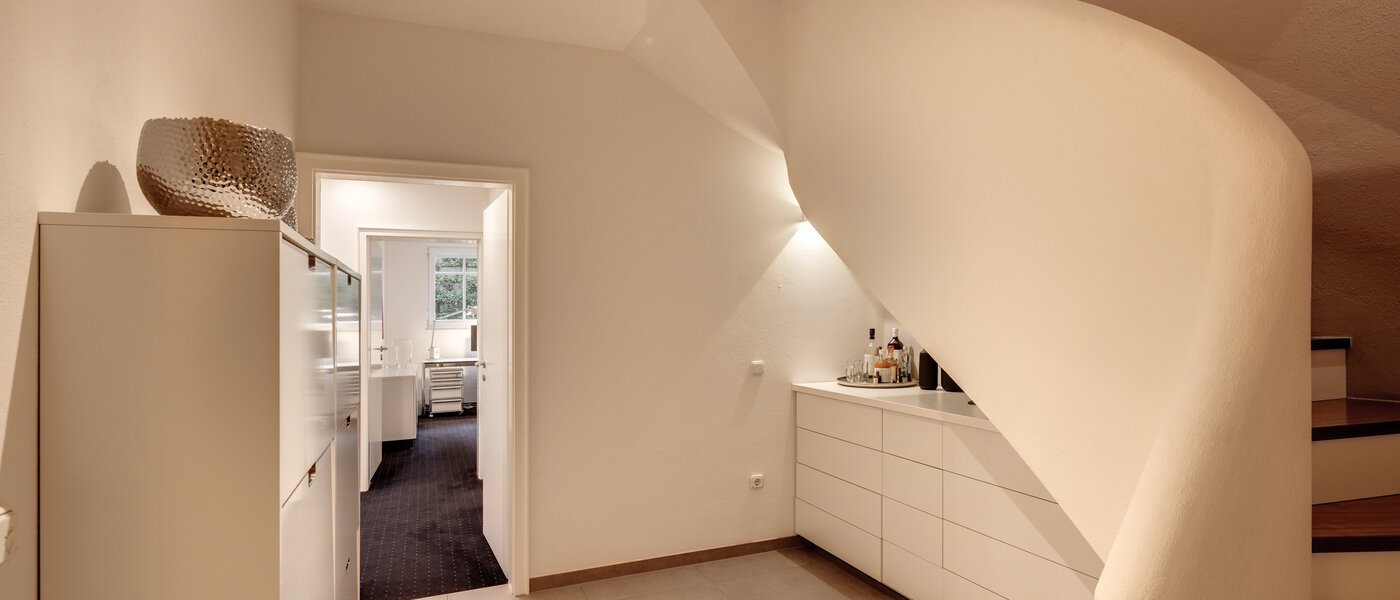 Половина двухквартирного жилого дома Grünwald 10 коридор 14454