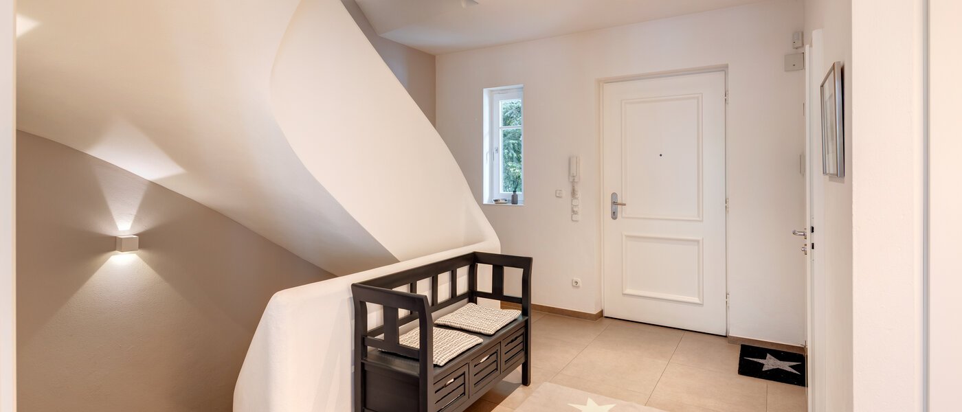 Половина двухквартирного жилого дома Grünwald 04 коридор 14454