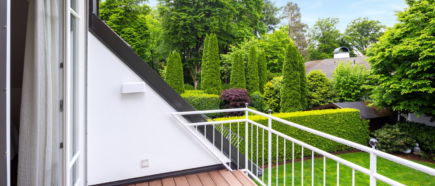 Половина двухквартирного жилого дома Grünwald 01 балкон 14454