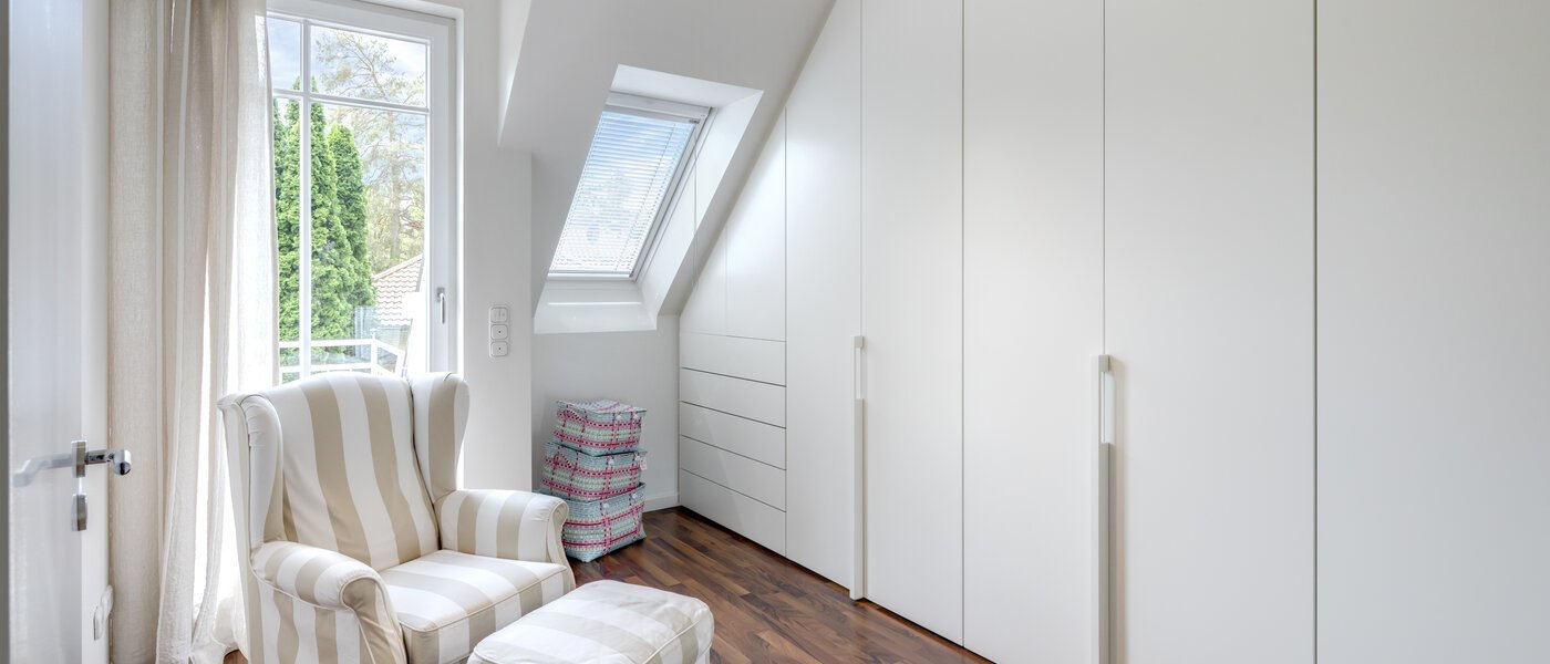 Половина двухквартирного жилого дома Grünwald 01 гардеробная 14454