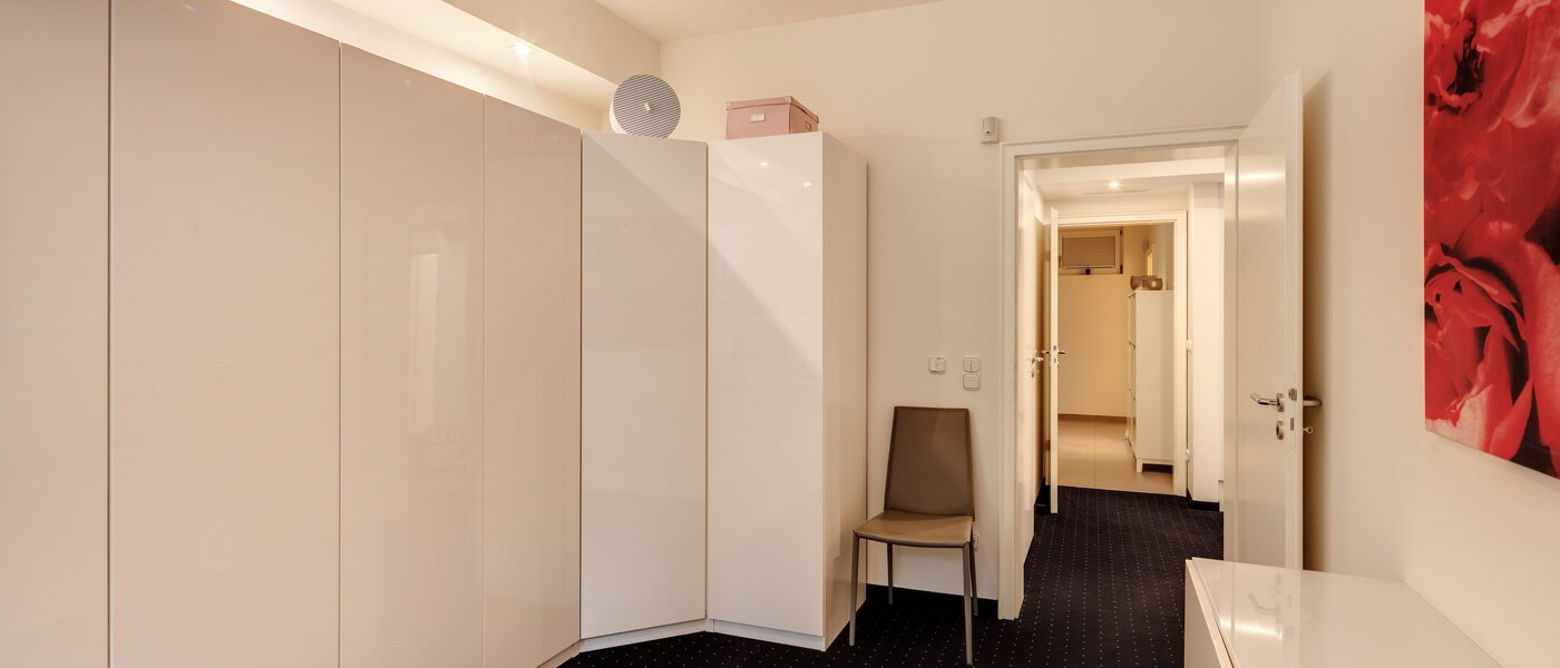 Половина двухквартирного жилого дома Grünwald 02 рабочий кабинет 14454