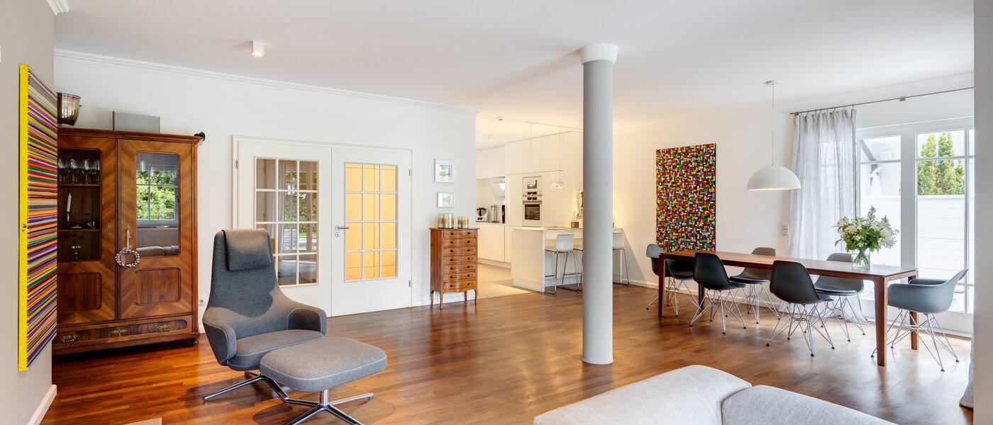 Половина двухквартирного жилого дома Grünwald 03 жилое пространство 14454