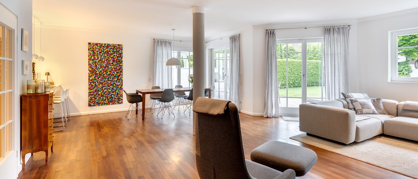 Половина двухквартирного жилого дома Grünwald 04 жилое пространство 14454