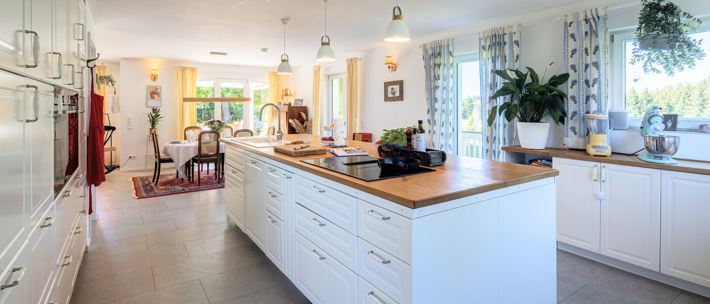 Половина двухквартирного жилого дома Icking 04 кухня 14465