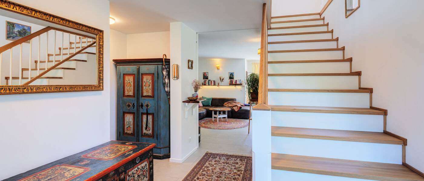 Половина двухквартирного жилого дома Icking 02 коридор 14465