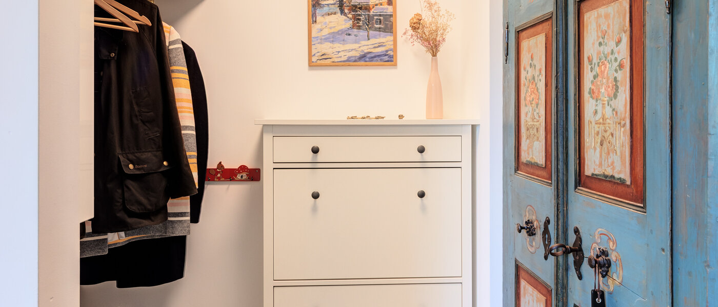 Половина двухквартирного жилого дома Icking 03 коридор 14465