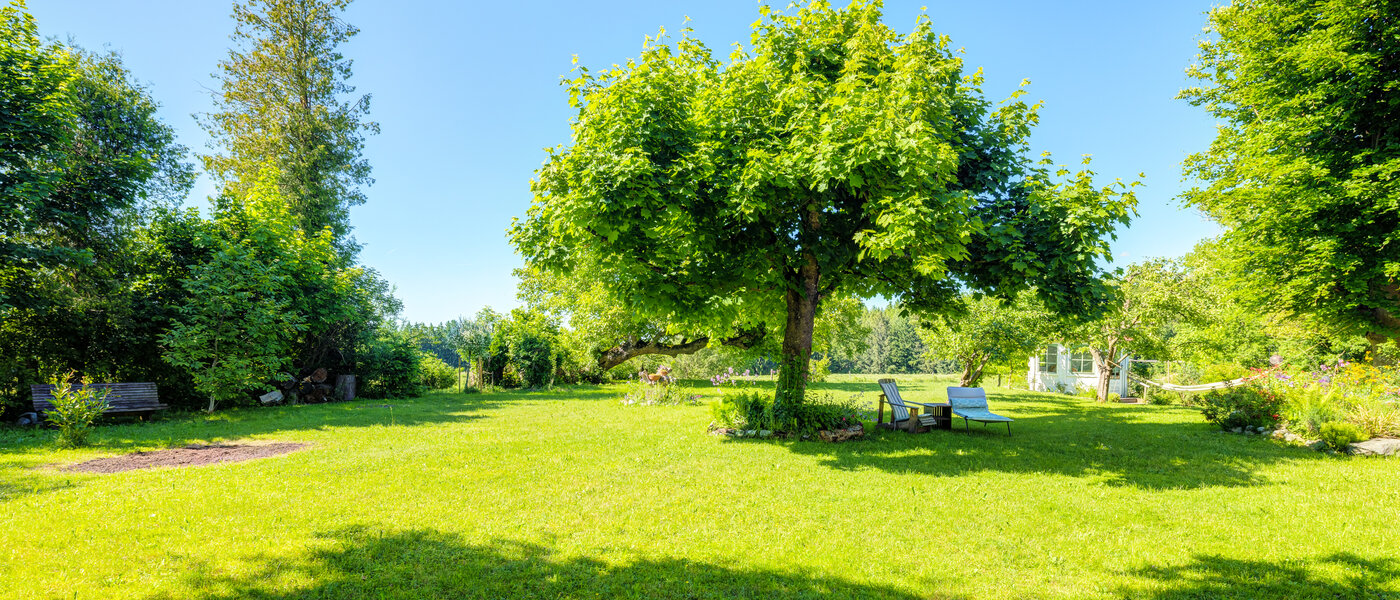 Половина двухквартирного жилого дома Icking 02 сад 14465