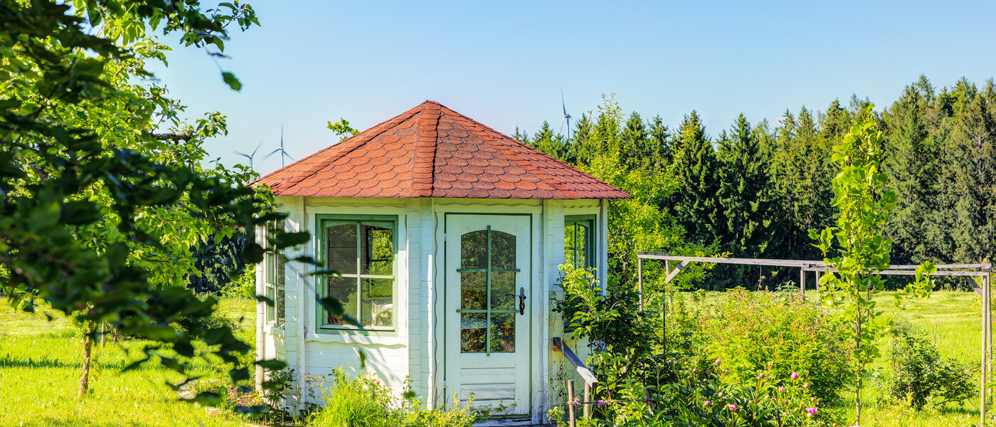 Половина двухквартирного жилого дома Icking 08 сад 14465