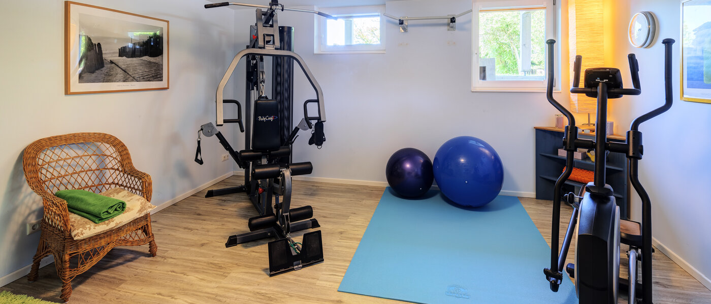 Половина двухквартирного жилого дома Icking 01 комната для хобби 14465