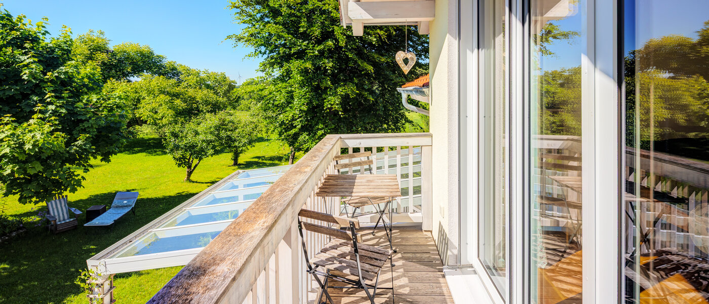 Половина двухквартирного жилого дома Icking 01 балкон 14465