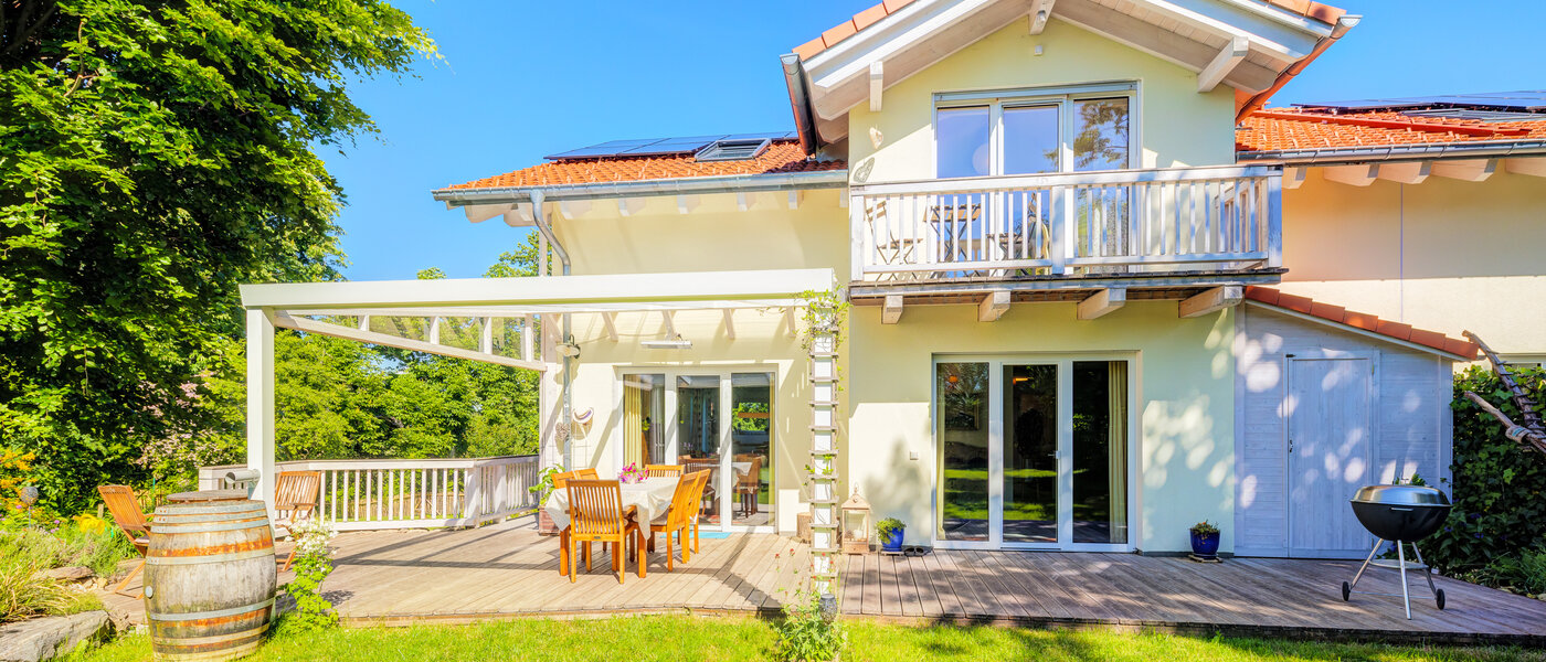 Половина двухквартирного жилого дома Icking 01 терраса 14465