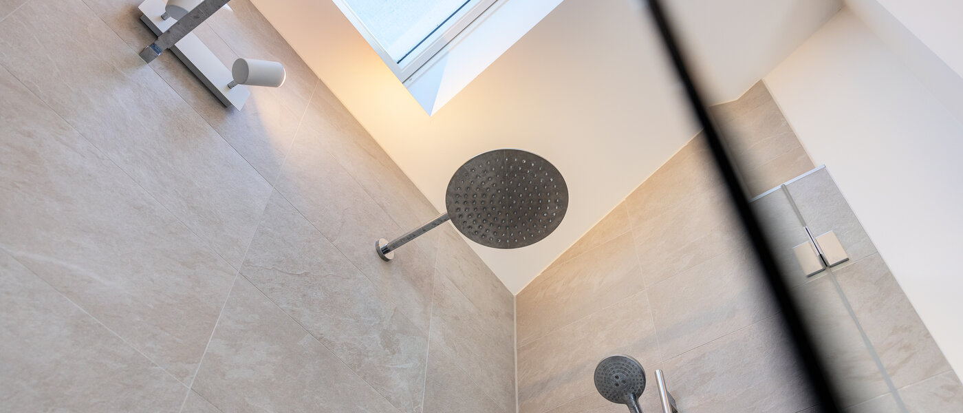 Половина двухквартирного жилого дома Icking 02 1-я ванная комната 14465