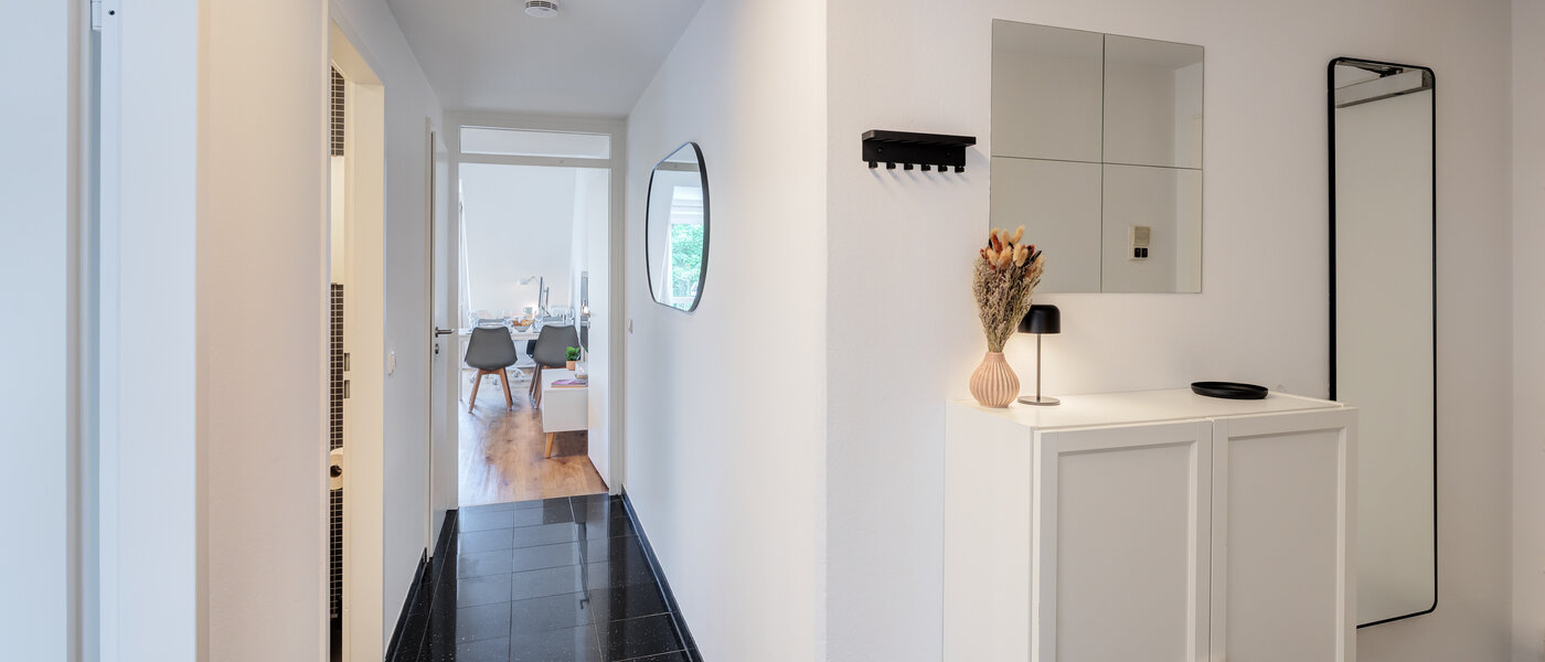 двухэтажная квартира-галерея München Obersendling 02 коридор 14471