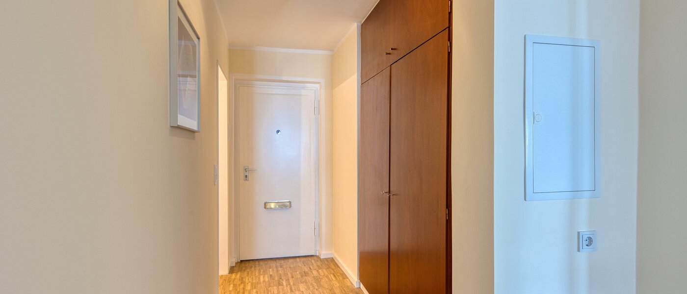 квартира München Schwabing 01 коридор 14493