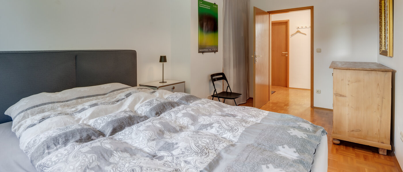 мансардная квартира München Harlaching 03 спальная комната 14501