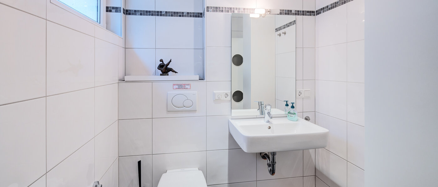 Половина двухквартирного жилого дома Wörthsee 01 2-я ванная комната 14511