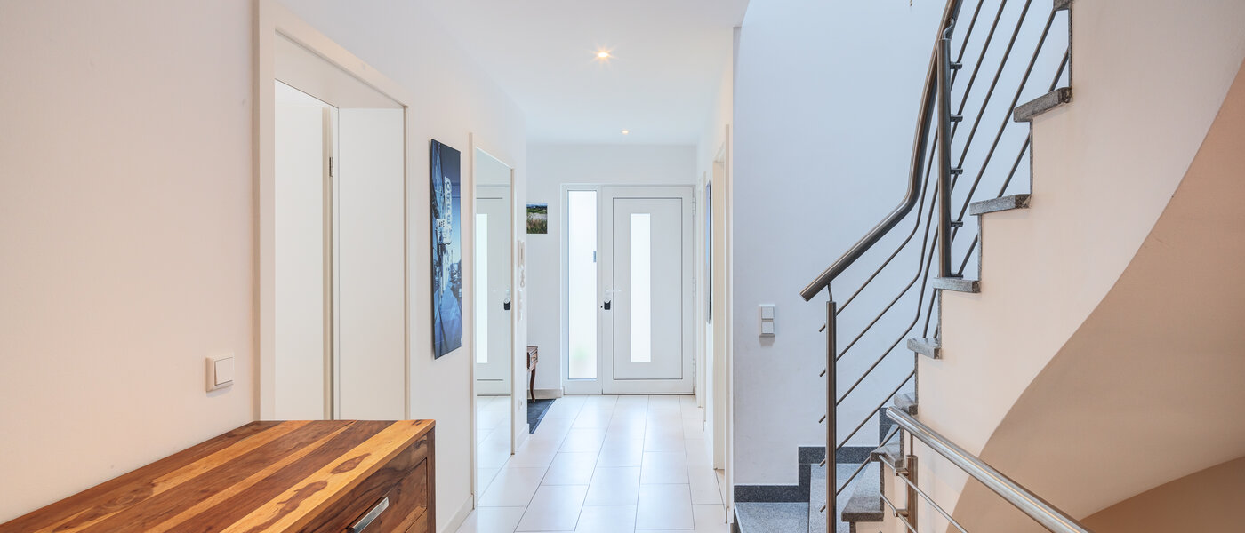 Половина двухквартирного жилого дома Wörthsee 02 коридор 14511