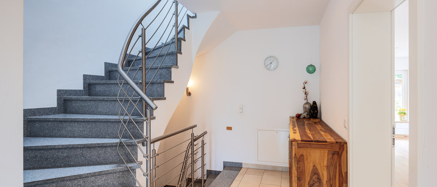 Половина двухквартирного жилого дома Wörthsee 04 коридор 14511