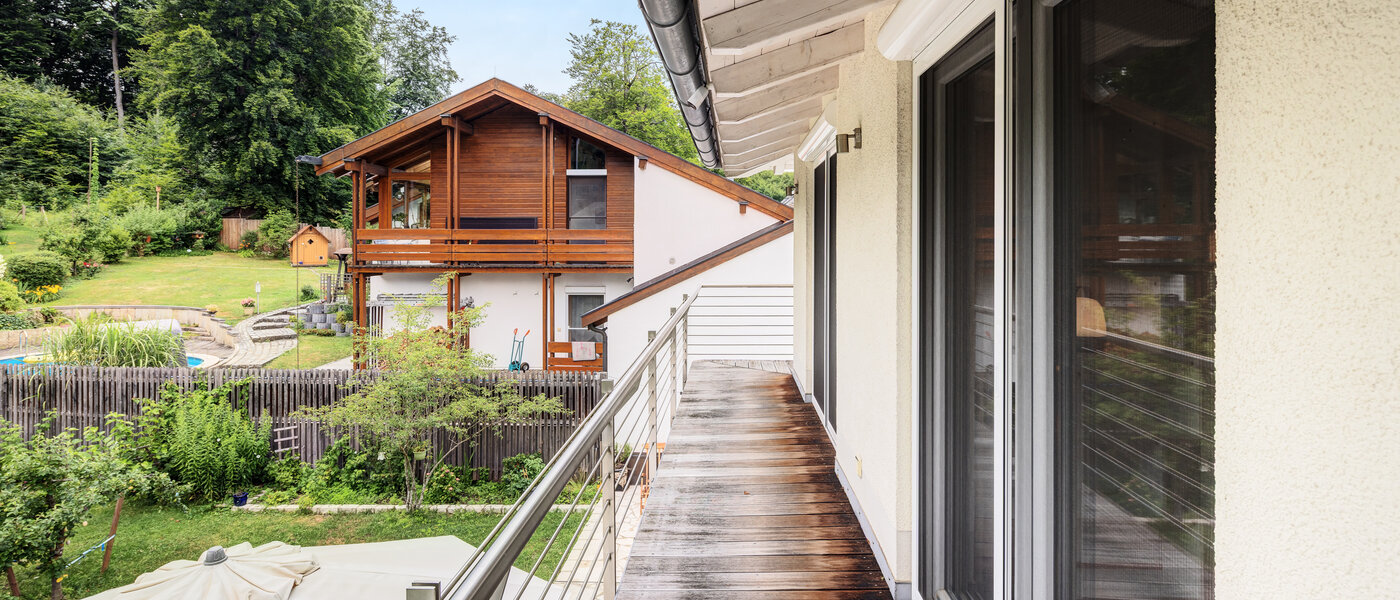 Половина двухквартирного жилого дома Wörthsee 02 балкон 14511