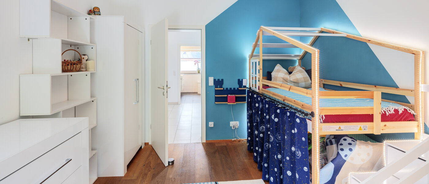 Половина двухквартирного жилого дома Wörthsee 03 3-я спальная комната 14511
