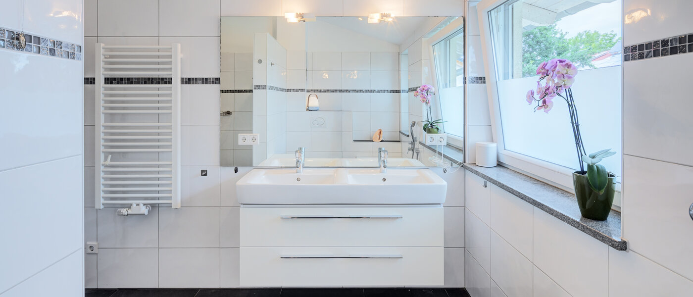 Половина двухквартирного жилого дома Wörthsee 04 1-я ванная комната 14511