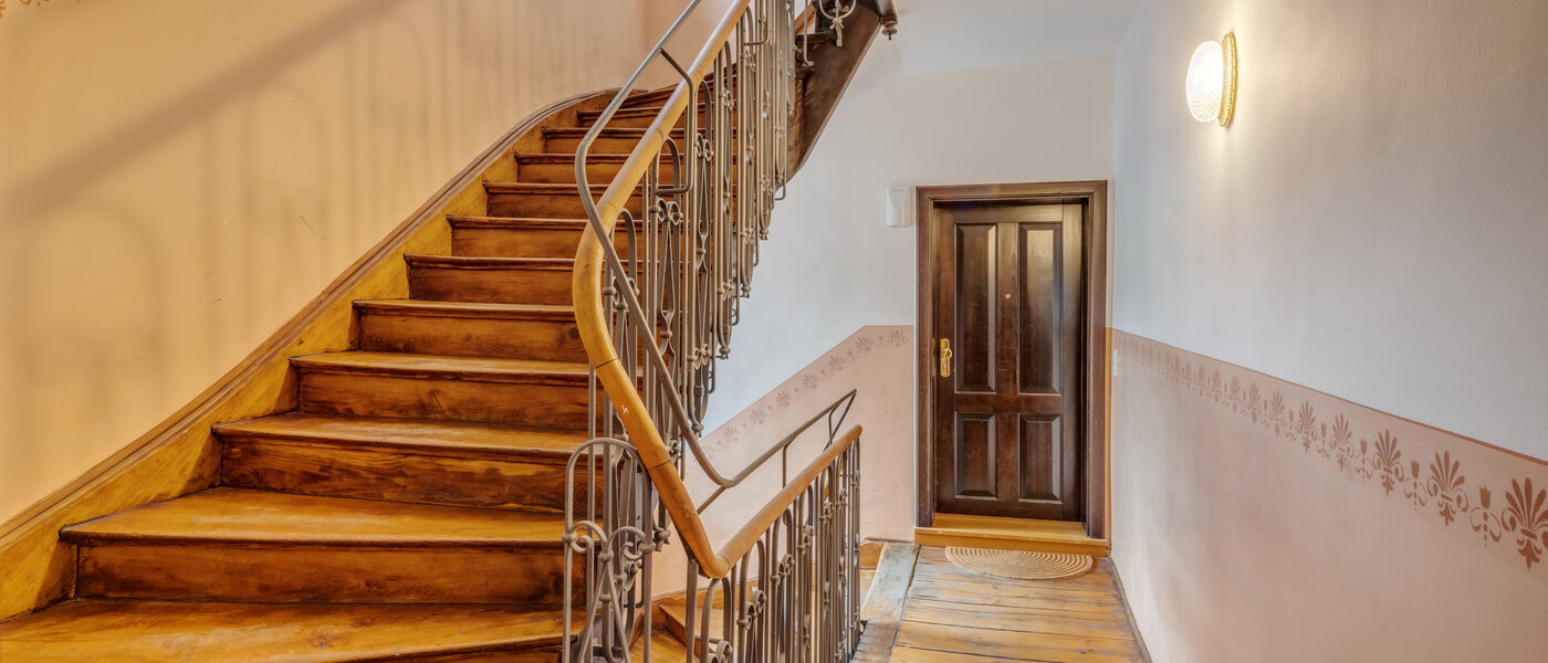 квартира München Schwanthalerhöhe 01 Лестничная клетка 14516