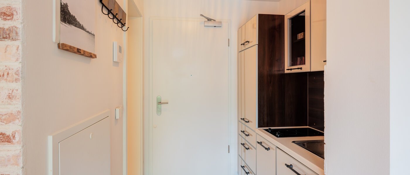 квартира München Neuhausen 02 коридор 14542