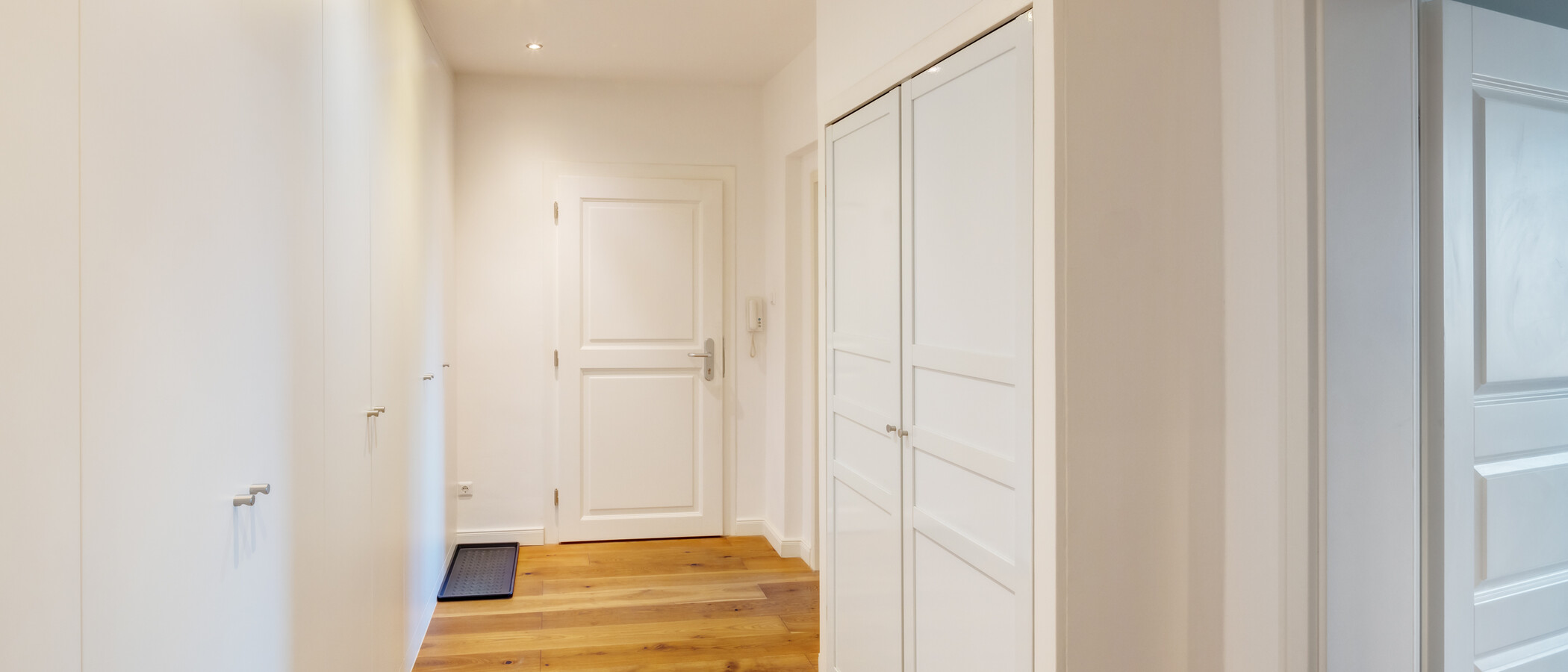 мансардная квартира München Neuhausen 03 коридор 14555
