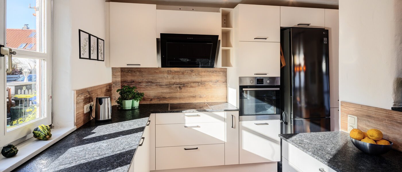 Половина двухквартирного жилого дома München Obersendling 04 кухня 14567