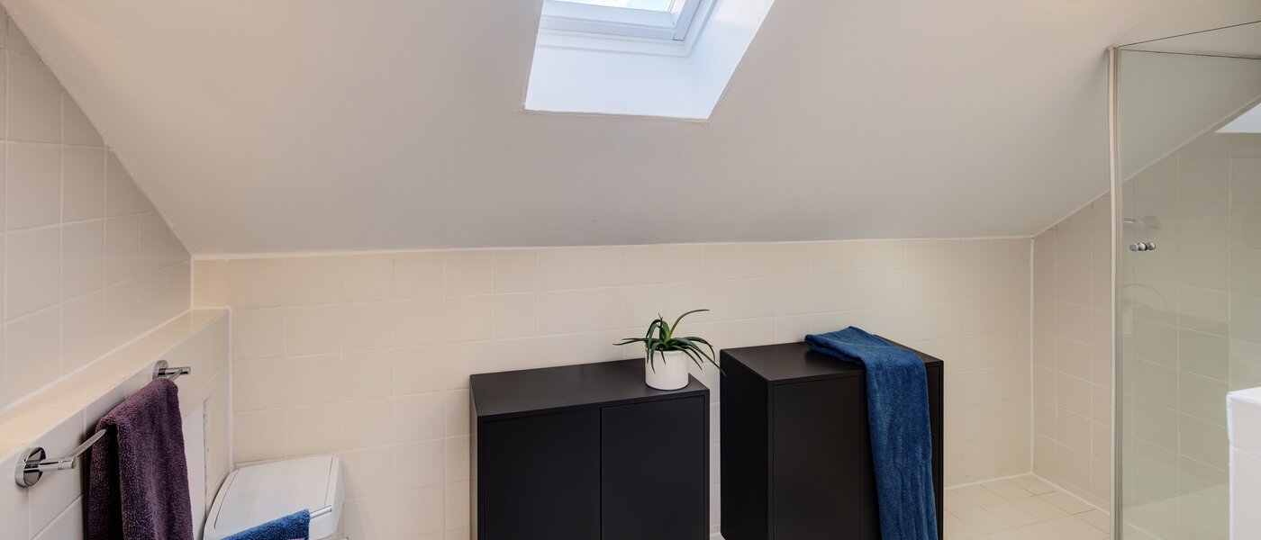 Половина двухквартирного жилого дома München Obersendling 02 2-я ванная комната 14567