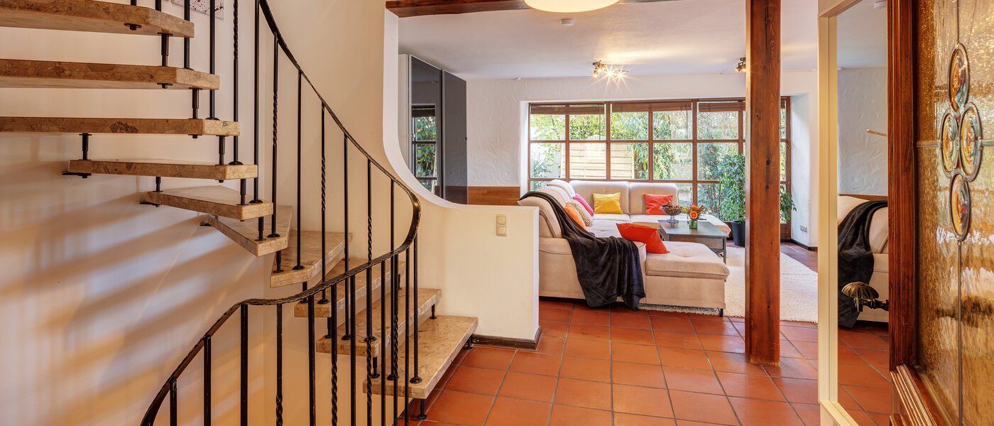 Половина двухквартирного жилого дома München Obersendling 03 коридор 14567