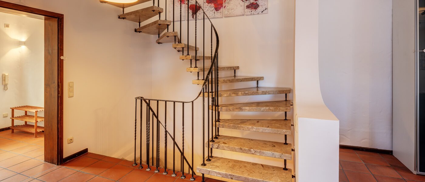 Половина двухквартирного жилого дома München Obersendling 04 коридор 14567