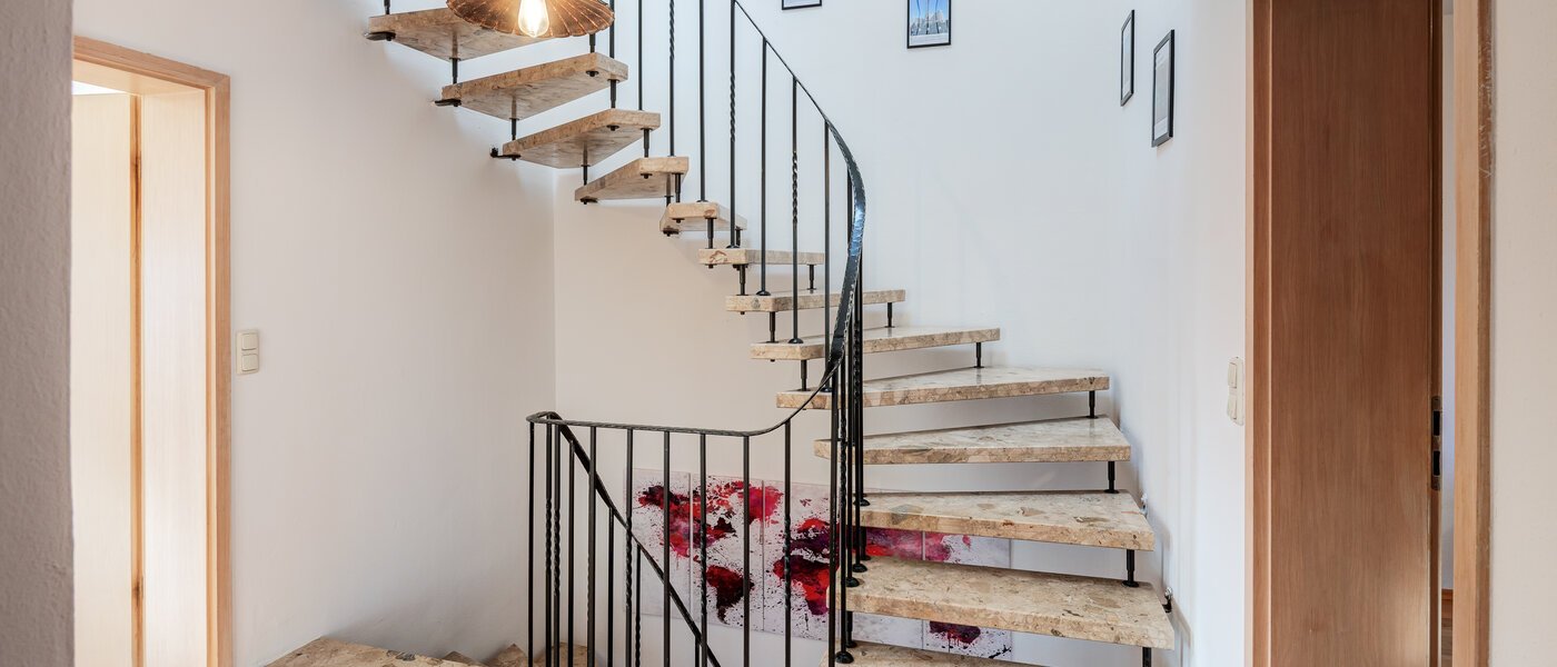 Половина двухквартирного жилого дома München Obersendling 05 коридор 14567