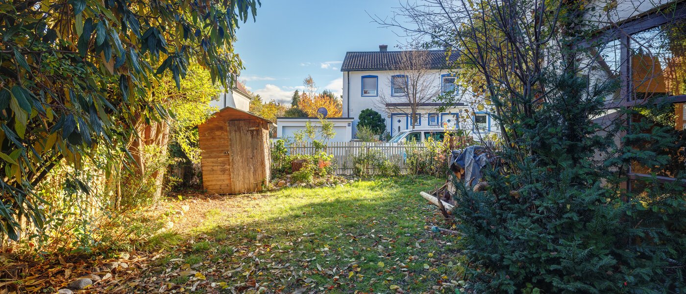 Половина двухквартирного жилого дома München Obersendling 02 сад 14567