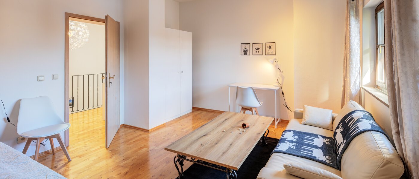 Половина двухквартирного жилого дома München Obersendling 03 3-я спальная комната 14567