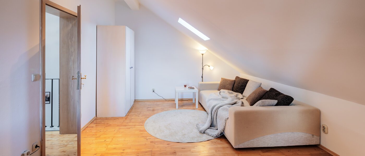 Половина двухквартирного жилого дома München Obersendling 02 гостевая комната 14567