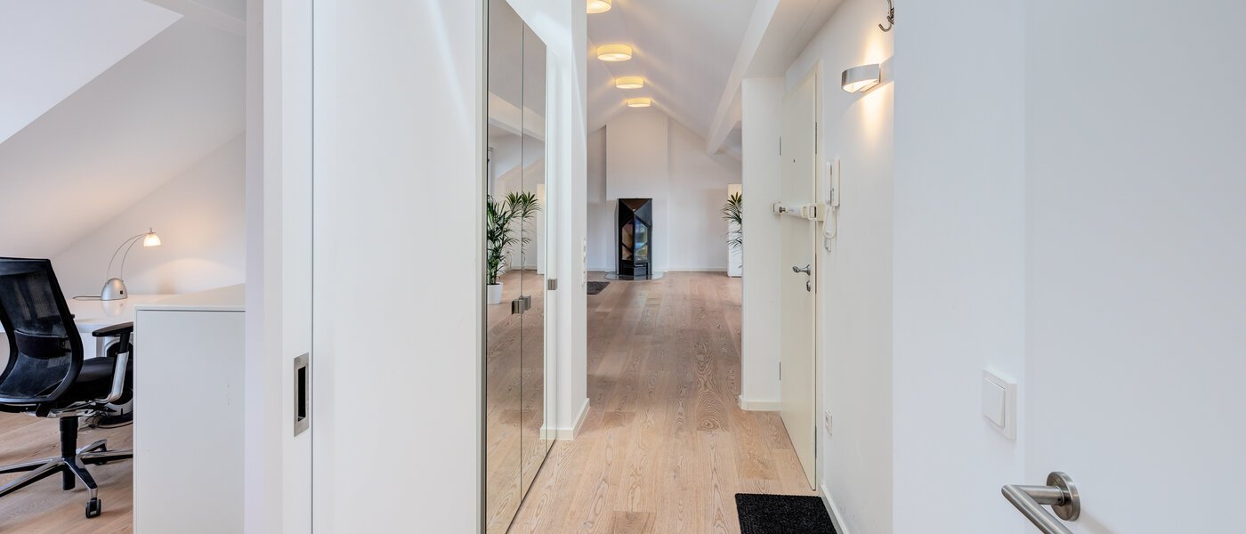 мансардная квартира München Maxvorstadt 03 коридор 14568