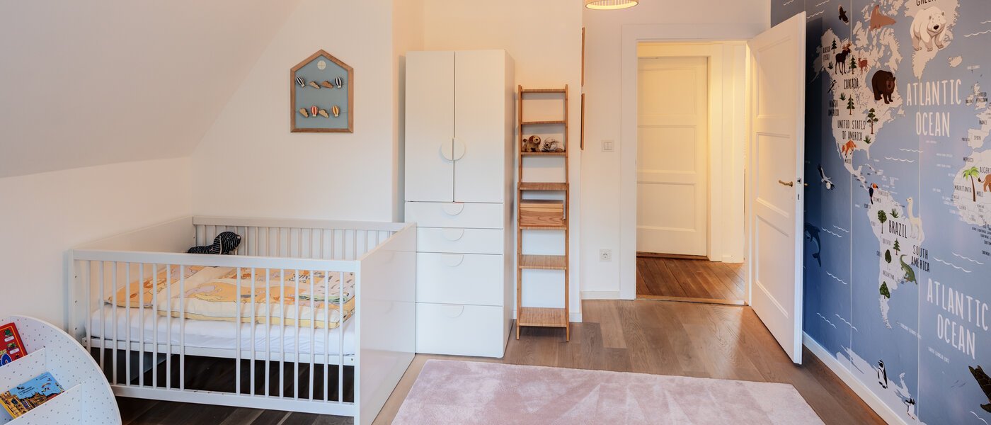 Особняк München Obermenzing 04 детская комната 14582