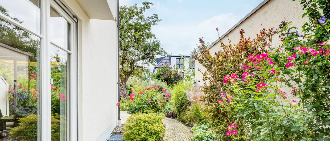 двухэтажная квартира München Fasangarten 03 сад 14585