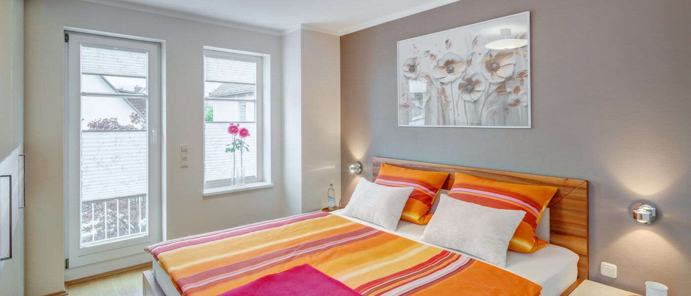 двухэтажная квартира München Fasangarten 01 спальная комната 14585