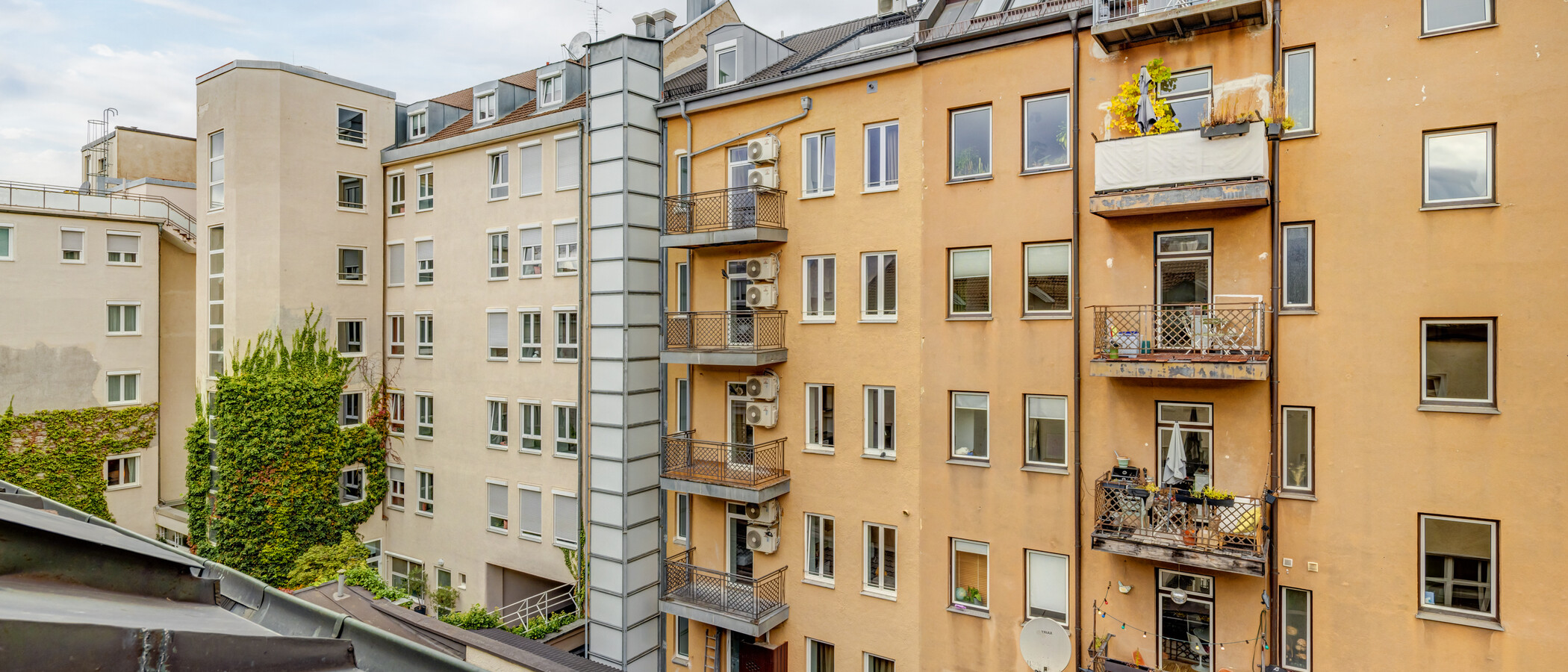 мансардная квартира München Ludwigsvorstadt 01 вид из окна 14609