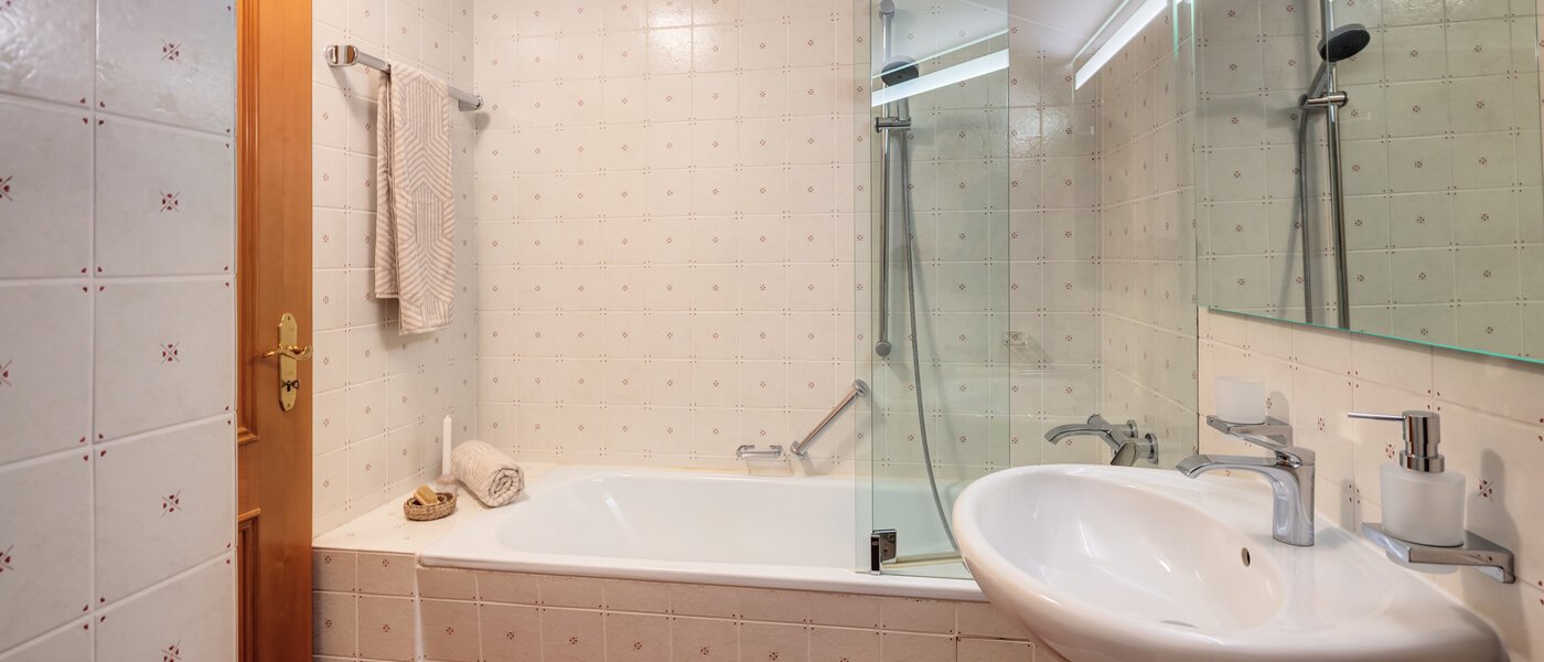 Половина двухквартирного жилого дома Rottach-Egern 02 3-я ванная комната 14616